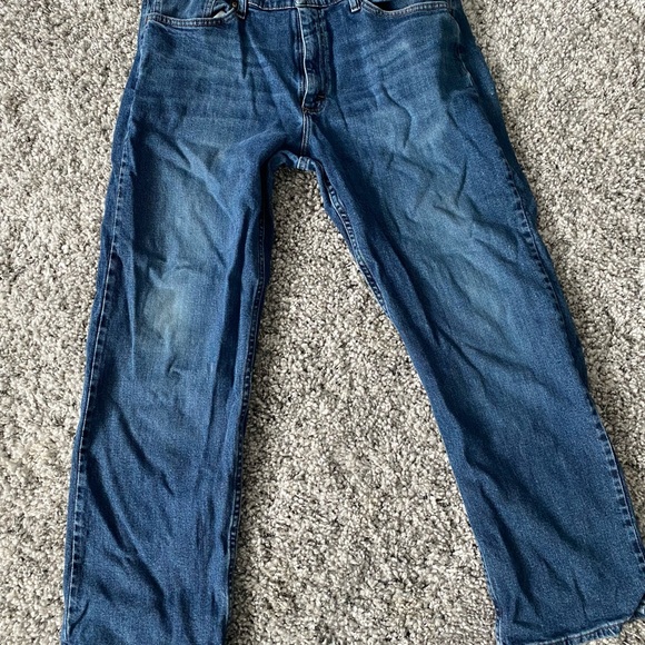 4 Pairs Wrangler Relaxed Fit Jeans - Picture 3 of 6